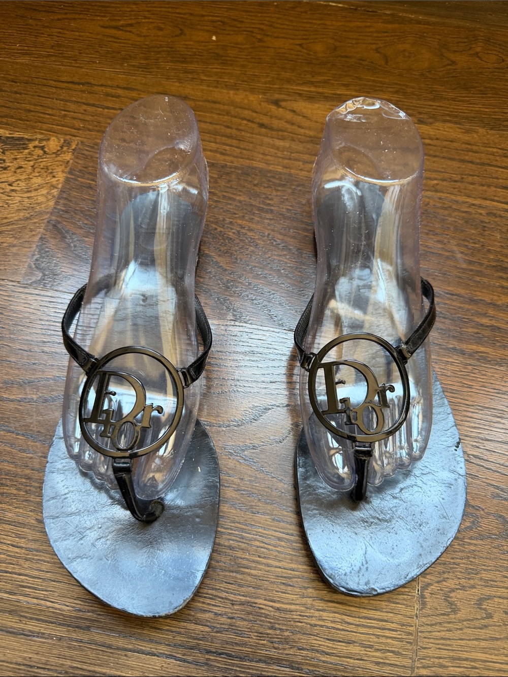 CHRISTIAN DIOR VTG Black Leather T-Strap Medallion Sandals Y2K Galliano 38.5 8.5